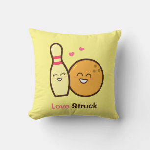 Cojín Decorativo Bola de bolos graciosamente linda y amor del Pin