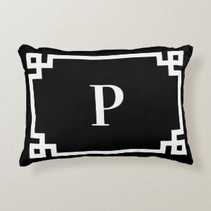 Cojín Decorativo Borde de clave griega en blanco y negro con monogr