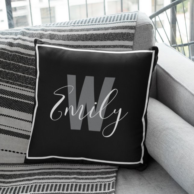 Cojín Decorativo Borde de monograma blanco negro moderno (Modern Black White Monogram Border Throw Pillow)