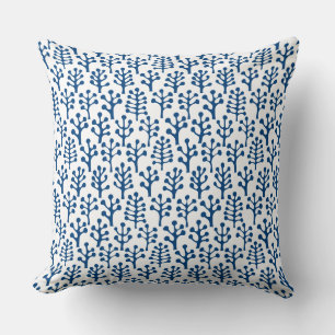 Cojín Decorativo Bosque 230823 - Azul de Shibori en blanco