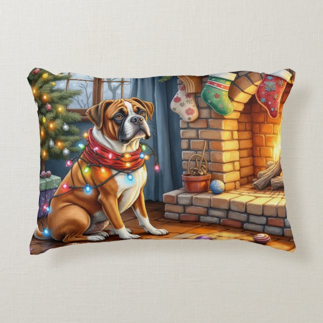 Cojín Decorativo Boxer Sitting by Fireplace with Christmas Lights (Anverso)