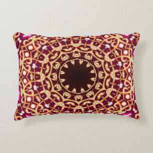 Cojín Decorativo Broche Mandala, fondo geométrico vintage.