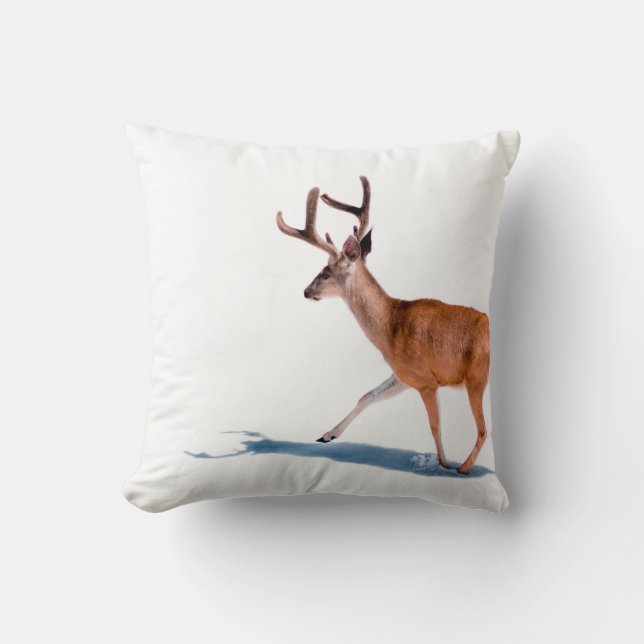 COJÍN DECORATIVO BROWN DEER ON WHITE BACKGROUND (Anverso)
