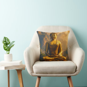 Cojín Decorativo Buda Sentado Dorado Bajo un Cielo de Puesta de Sol