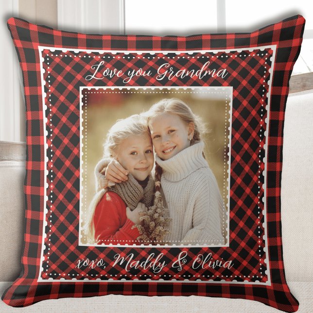 Cojín Decorativo Búfalo Rojo Abuela Tocó Navidades Rústicos (Grandma Red Buffalo Plaid Rustic Christmas Throw Pillow)