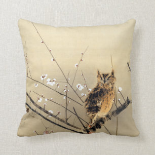 Cojín Decorativo Búho de Goun con Flor de Ciruelo Temprano Grabado 
