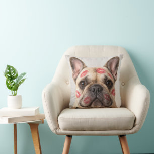 Cojín Decorativo Bulldog Francés con Marcas de Besos de Labial