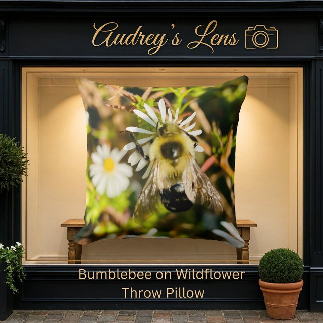Cojín Decorativo Bumblebee on Wildflower (Subido por el creador)