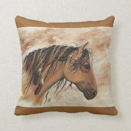 Cojín Decorativo byBiHrLe majestuoso del arte de MustangHorse del