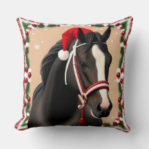 Caballo con sombrero festivo de Santa en Navidad