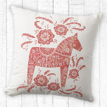 Cojín Decorativo Caballo de dala sueco rojo y blanco<br><div class="desc">Un cuadro sueco de Dala Horse,  rojo y blanco bonito. Arte original de Nic Squirrell.</div>
