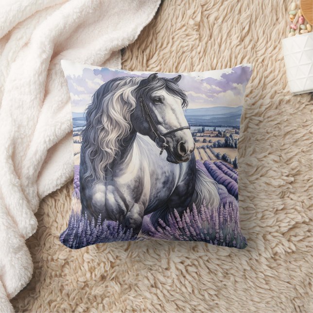 Cojín Decorativo Caballo gris de bonito parado en lavanda (Manta)