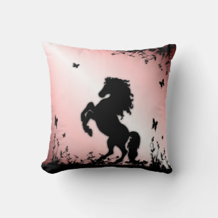 Cojín Decorativo Caballo Negro Alzándose Rosa