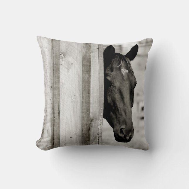 Cojín Decorativo Caballo negro curioso (Anverso)
