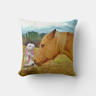 Cojín Decorativo Caballo rubio y conejo de Pascua de flor de primav