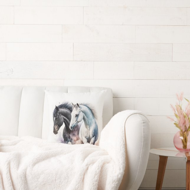Cojín Decorativo Caballos blancos y negros en acuarela (Sofá)