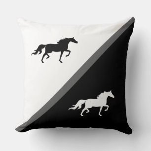 Cojín Decorativo Caballos elegantes sobre negro gris y blanco