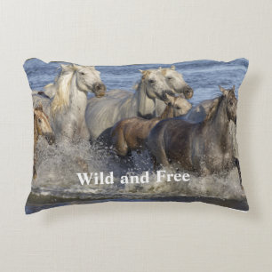 Cojín Decorativo Caballos galopando en el agua