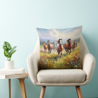 Cojín Decorativo Caballos Salvajes Corriendo en una Pradera de Flor