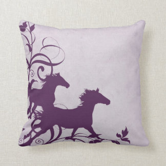 Cojín Decorativo Caballos salvajes morados