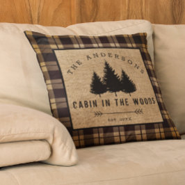 Cojín Decorativo Cabina de nombre de familia rústica en Woods Thro