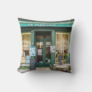 Cojín Decorativo Cafés franceses: La acogedora escena de Versalles.
