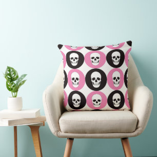 COJÍN DECORATIVO CALAVERAS DE HALLOWEEN ROSAS NEGRAS Y BLANCAS