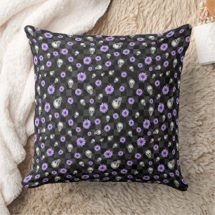 Cojín Decorativo Calaveras Moradas y Serie de Diseño 9 de Girasoles