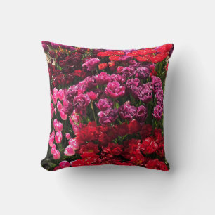 Cojín Decorativo Cama de jardín de tulipanes roja, púrpura y rosa,