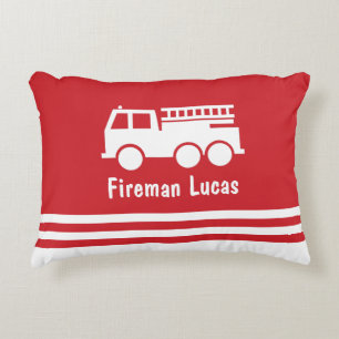 Cojín Decorativo Camión de bomberos de niño pequeño con nombre rojo