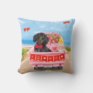 Cojín Decorativo Camión de corazones del perro Dachshund el día de