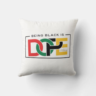 Cojín Decorativo Camiseta ADOM "Being Black Is Dope" con cuello en