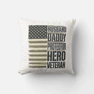 Cojín Decorativo Camiseta de bandera de héroe protector papá esposo
