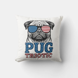 Cojín Decorativo Camiseta de diseño de grabado vintage pug patrióti