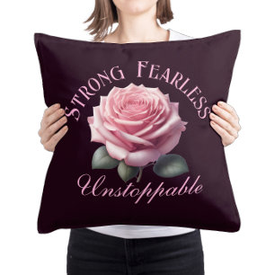 Cojín Decorativo Camiseta Strong Fearless Unstoppable & Pink Rose