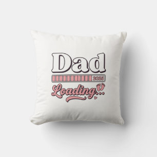 Cojín Decorativo Camiseta Vintage de Anuncio de Bebé Papá Cargando 