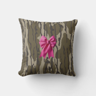 Cojín Decorativo Camo de niñas lazo de cinta rosa en fondo Camo