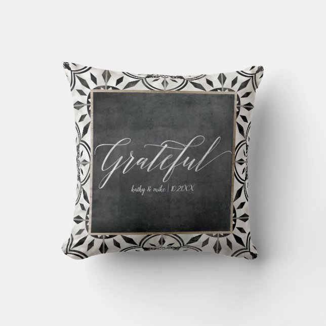 Cojín Decorativo Campesina añeja rústica negra y blanca (Anverso)