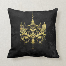 Cojín Decorativo Candelabro de oro espeluznante en negro | Purpurin