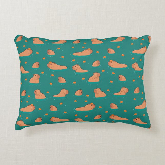 Cojín Decorativo capibaras flotantes con naranja (Anverso)