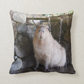 Cojín Decorativo Capybara japonés de las aguas termales