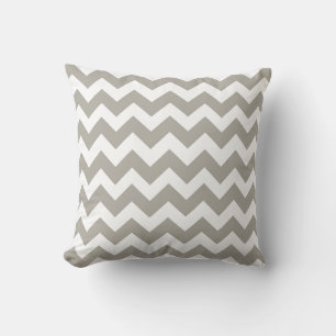Cojín Decorativo Caqui de Khaki y Pillow del Chevron Blanco Zig Zag