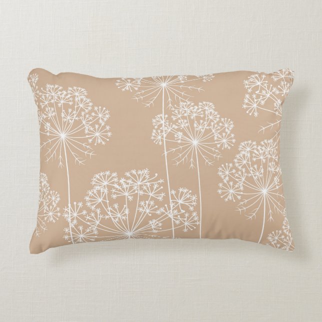Cojín Decorativo Carrot Flower Silhouette Soft Beige Throw Pillow (Anverso)
