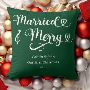 Cojín Decorativo Casados y alegres primer navidad recién casados ve