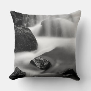 Cojín Decorativo Cascada en B&W, California