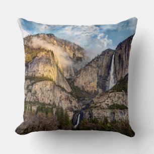 Cojín Decorativo Cascada Yosemite escénica, California