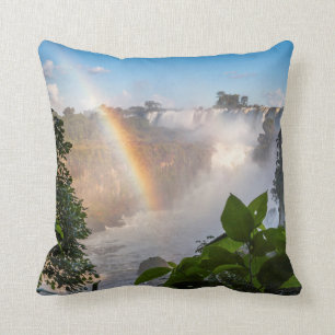 Cojín Decorativo Cascadas de Iguazú con el arco iris, la Argentina