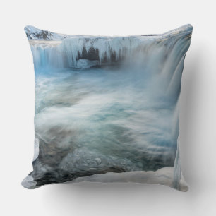 Cojín Decorativo Catarata Godafoss, invierno, Islandia 2