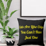 Cojín Decorativo Cats Personalizado Funny Guay Funny Mascota Cita N<br><div class="desc">Transforme su espacio con el "Cats Personalized Funny Guay Modern Mascota Cita Cojín decorativo Negro". Ideal para los amantes del gato, esta almohada combina el humor con el estilo sin esfuerzo. Perfecto para añadir un toque personal a su decoración o como un regalo atento. Consigue el tuyo hoy y deja...</div>