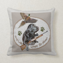 Caza negra del faisán del labrador retriever